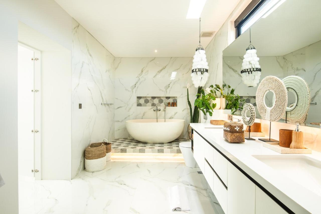 Luxury Villa Devina I Seminyak I Yoga & Gym Extérieur photo
